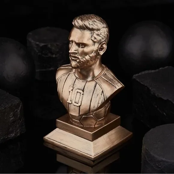 LIONEL LEO MESSI Bust Statue Figurine Sculpture Legendary Soccer Player Decor - Picture 5 of 8